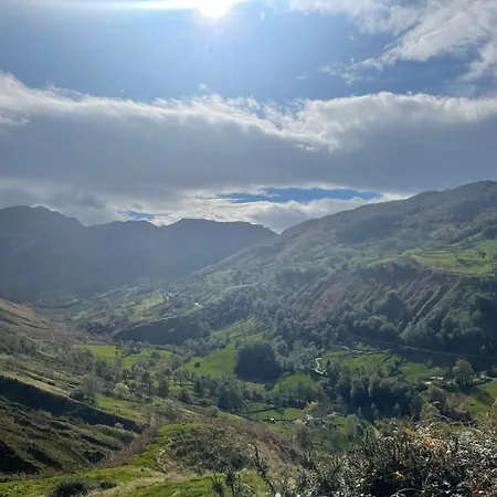 En Montanas Domek alpejski San Roque de Ríomiera